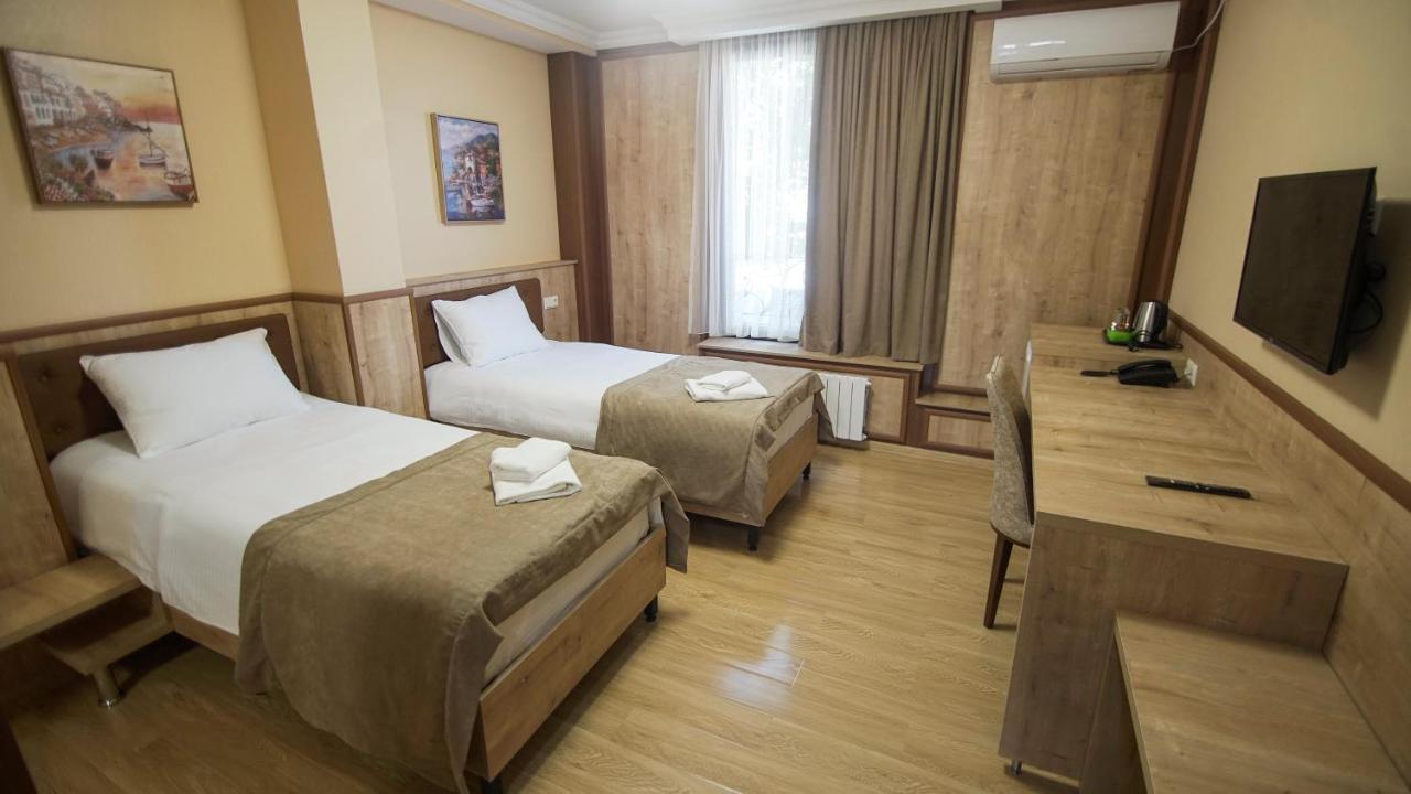 Hotel Juralius Tiflis Exterior foto