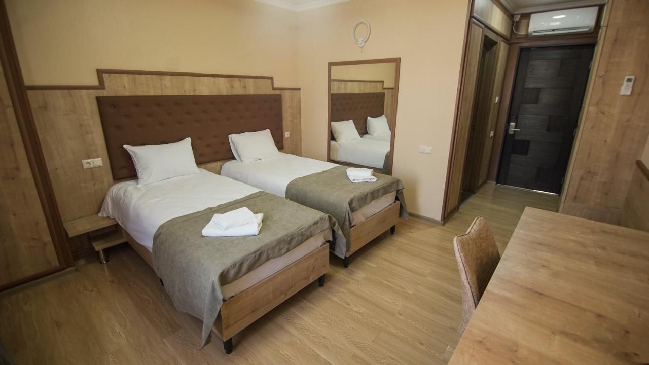 Hotel Juralius Tiflis Exterior foto